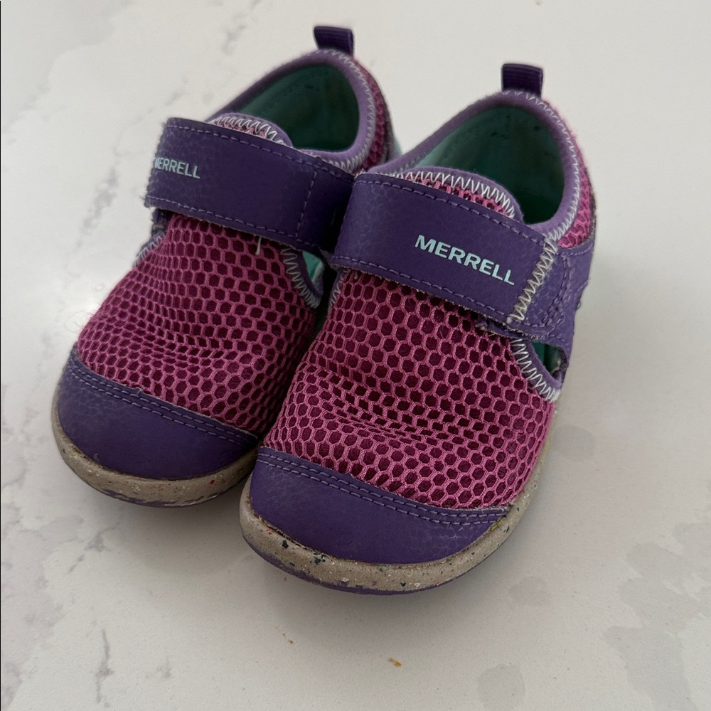 Merrell bare steps h2o shoes. 8M. Toddler